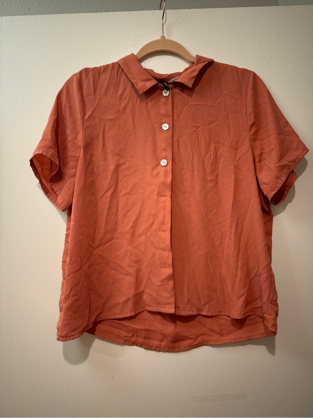 H&M Short-Sleeve Button-Up Shirt in Rust Orange